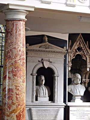 Wesleyan Chapel: pillar in red stone