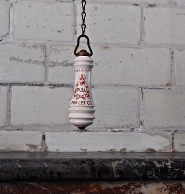 Thomas Crapper: pull and let go