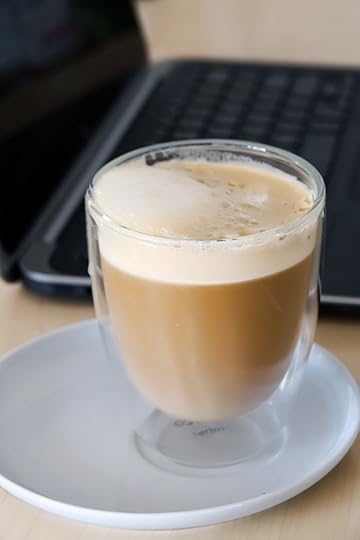 latte-cappuccino-kohvijoogid-sort-saeco-kohv-espresso-piimavahustaja-masin-soja-mandli-latte-lehma-piim-merilin-taimre-paljas-porgand-toidu-blogi