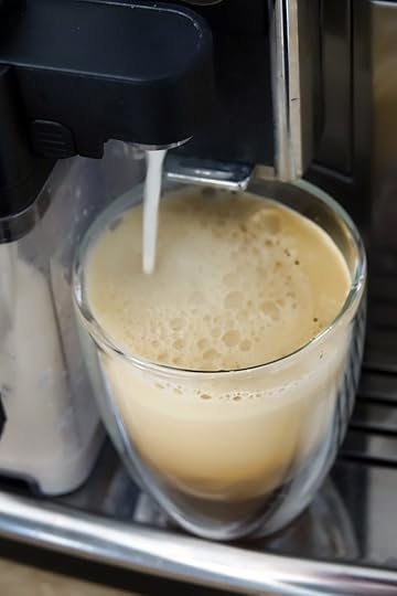 latte-cappuccino-kohvijoogid-sort-saeco-kohv-espresso-piimavahustaja-masin-soja-mandli-latte-lehma-piim-merilin-taimre-paljas-porgand-toidu-blogi