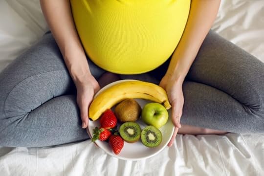 Should Moms Be Able to Eat During Labor + Top Labor Snacks