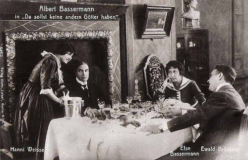 Albert Bassermann, Hanni Weisse, Else Bassemann and Ewald Brückner in Du sollst keine andern Götter haben (1917)