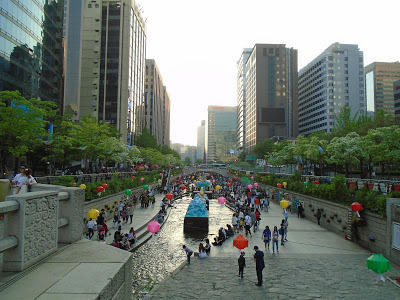 Seul durante o feriado de celebração do Aniversário de Buda. 03/05/17. Foto por João Reis.