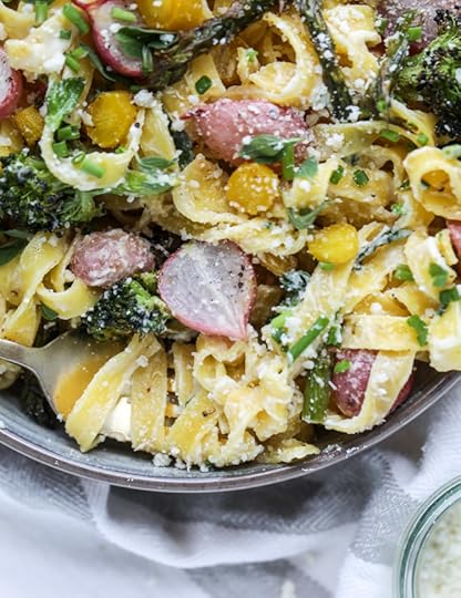 roasted spring vegetable and goat cheese fettuccine I howsweeteats.com