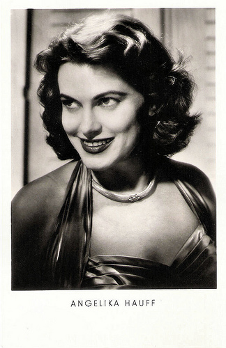 Angelika Hauff