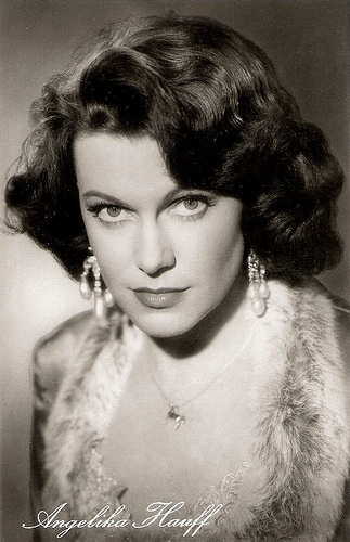 Angelika Hauff