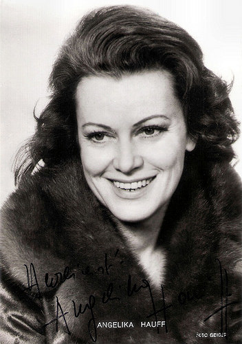 Angelika Hauff