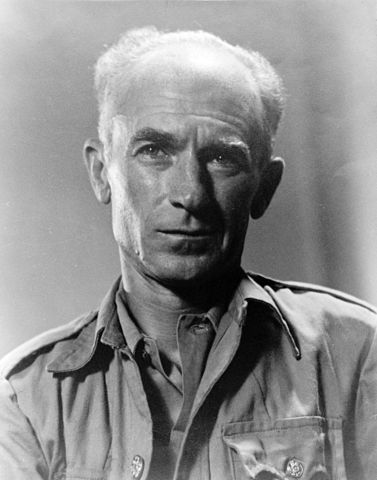 377px-Ernie_Pyle_cph.3b08817