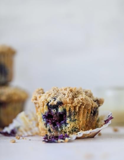 bursting blueberry coffee cake muffins I howsweeteats.com