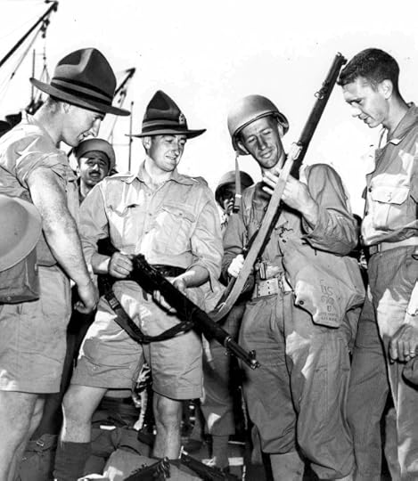 New Zealand and US soldiers compare weapons in the Southwest Pacific, 1942 (US Army Center of Military History)