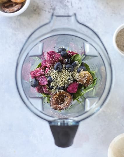 pink dragonfruit + blueberry smoothie I howsweeteats.com
