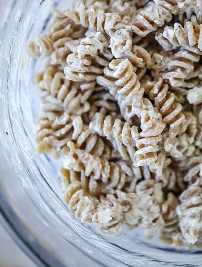 creamy goat cheese and arugula pasta salad I howsweeteats.com
