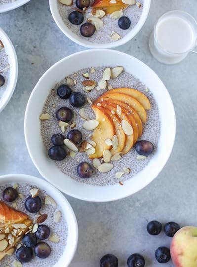 blueberry peach chia bowls I howsweeteats.com