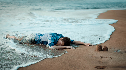 Nadamos tanto para morrer na praia?