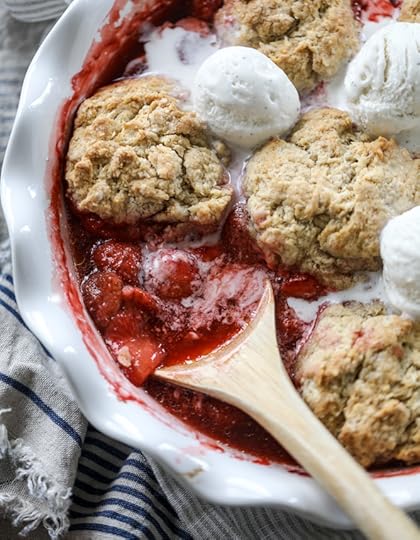 fresh strawberry cobbler I howsweeteats.com 