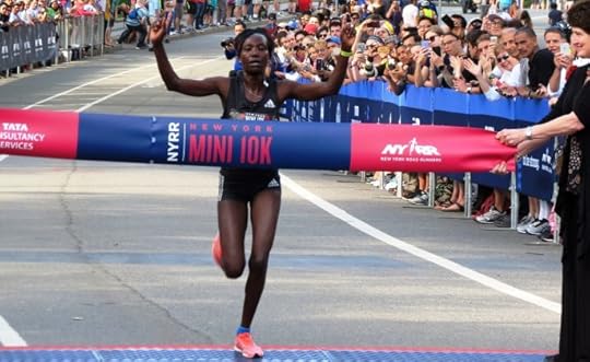 Keitany_Winning_Mini_2017_Jane_Monti