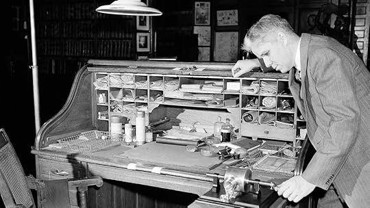 thomas-edisons-desk.jpg