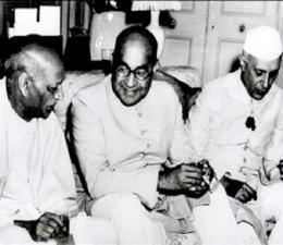 Dr. Syama Prasad Mookerjee, Atal Bihari Vajpayee, Bharatiya Jana Sangh, Bharatiya Janata Party, J & K, Amit Shah, Sambit Patra, Pt. Jawaharlal Nehru, Sheikh Abdullah, Dr. M. S. Golwalkar, Nehru-Liaqat Pact, Dr. Koenraad Elst, East Bengal, West Bengal, East Pakistan, Hindu Mahasabha, Indian National Congress, Quit India Movement, Non-Cooperation Movement, Civil Disobedience Movement, Huseyn Shaheed Suhrawardy, Bengal Muslim League, Great Calcutta Killings, Noakhali Riots, Great Bengal Famine of 1943, Ispaha