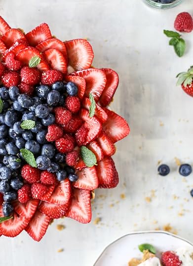 no-bake cheesecake triple berry star tart I howsweeteats.com 