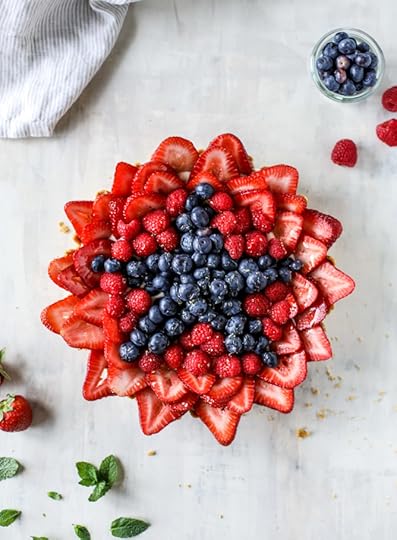 no-bake cheesecake triple berry star tart I howsweeteats.com