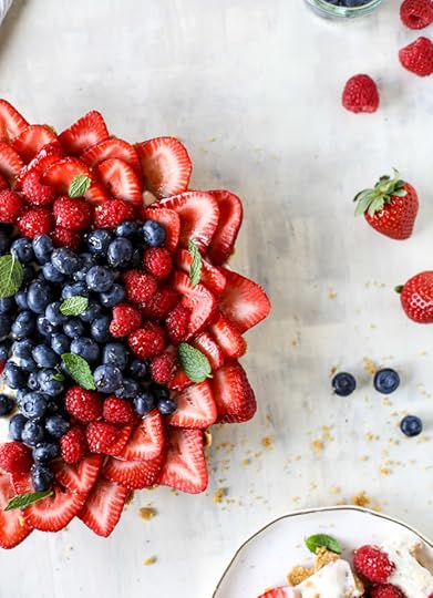 no-bake cheesecake triple berry star tart I howsweeteats.com