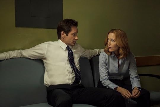 THE X-FILES: L-R: David Duchovny and Gillian Anderson in the 
