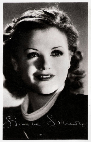 Simone Simon