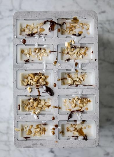 coconut chocolate caramel cashews pops I howsweeteats.com 