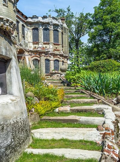 Bannerman Castle. From What’s that Medieval Castle doing in the middle of the Hudson River?