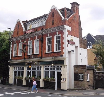The Six Bells near Brentford Bridge