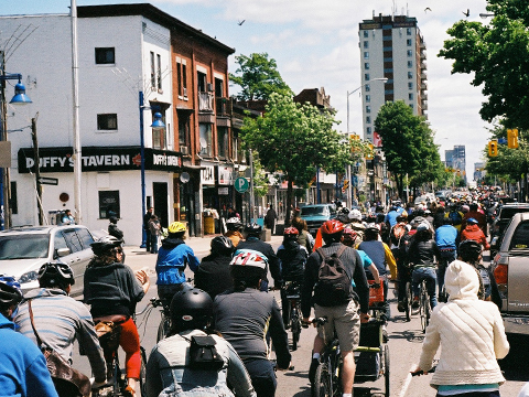 Photo: Road safety more important than speed, new poll suggests 