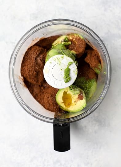 avocado chocolate mousse with summer fruit I howsweeteats.com
