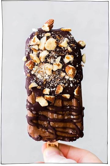 25 Vegan Popsicle Recipes that you need to make this summer! Creamy, fruity, chocolatey, layered, swirled, prizes inside, this collection has got it all. Dairy-free. #itdoesnttastelikechicken