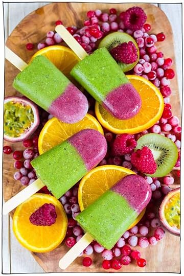 25 Vegan Popsicle Recipes that you need to make this summer! Creamy, fruity, chocolatey, layered, swirled, prizes inside, this collection has got it all. Dairy-free. #itdoesnttastelikechicken