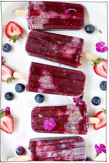25 Vegan Popsicle Recipes that you need to make this summer! Creamy, fruity, chocolatey, layered, swirled, prizes inside, this collection has got it all. Dairy-free. #itdoesnttastelikechicken