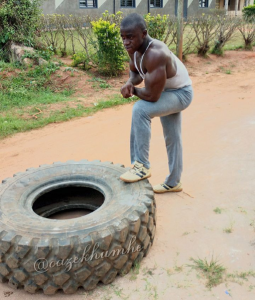 Azekhumhe with a tire
