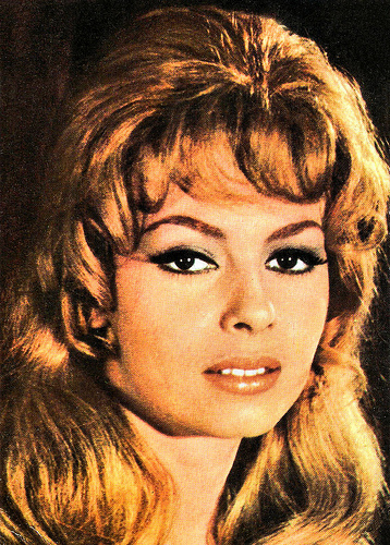 Michèle Mercier in Angélique, marquise des anges (1964)