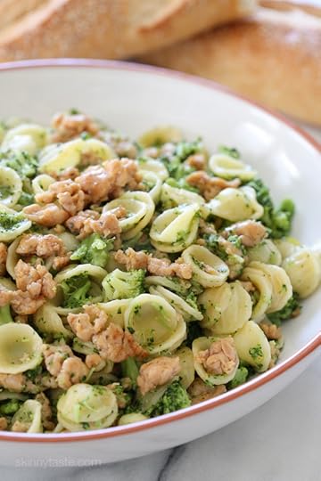 Orecchiette Pasta with Chicken Sausage and Broccoli – an easy kid-friendly dinner ready in less than 20 minutes!