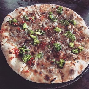 Hank’s Pizza & Liquor 