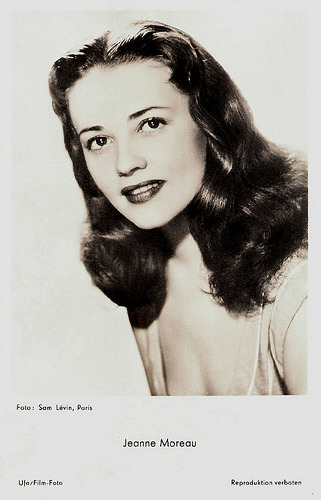Jeanne Moreau dies at 89
