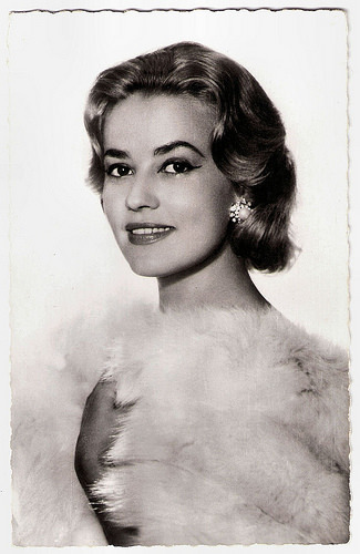 Jeanne Moreau dies at 89