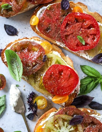 heirloom tomato garlic toast with basil whipped feta I howsweeteats.com