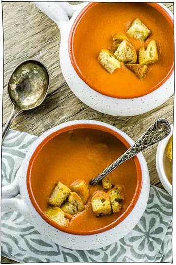 25 Vegan Cold Summer Meals (that require very little to no cooking). Perfect for those hot summer days when you want to spend as little time in the kitchen as possible! #itdoesnttastelikechicken