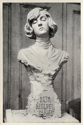 Bust of Asta Nielsen as Hamlet