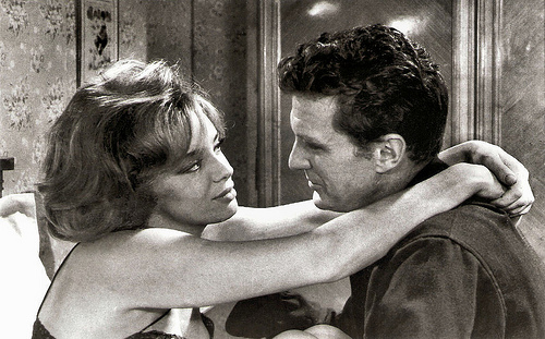 Margaret Lee and Robert Stack in Le soleil des voyous (1967)