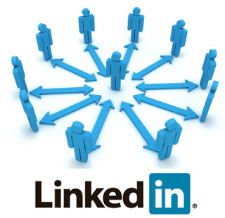 There are two main approaches people have when connecting with others on LinkedIn.