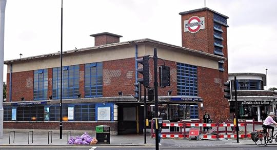 Turnpike Lane station