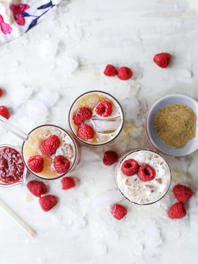 iced raspberry lattes I howsweeteats.com 