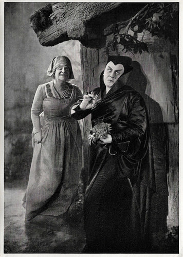 Yvette Guilbert and Emil Jannings in Faust (1926)