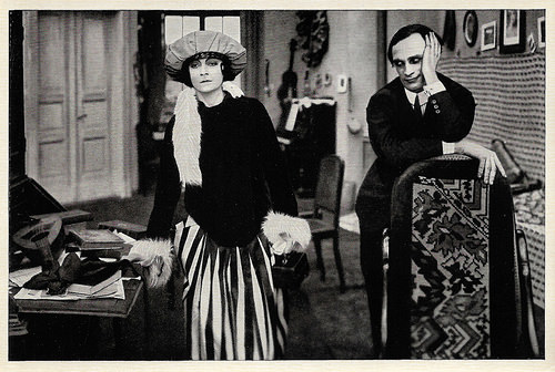 Asta Nielsen and Conrad Veidt in Der Reigen - Ein Werdegang (1920)